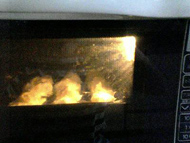 天板に移し120度のオーブンで50分焼いて、かりっとなったら出来上がり♪
